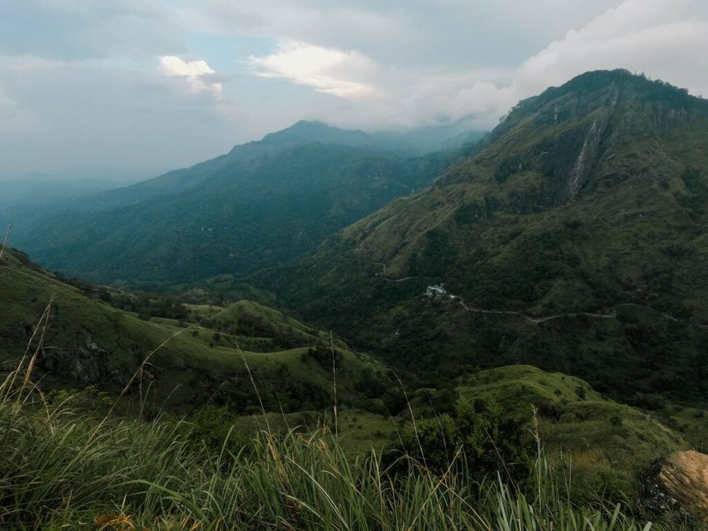 Mountain view from Little Adam's Peak in Ella